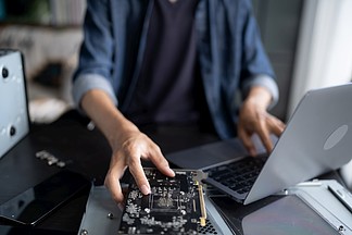 数码化医疗服务的基础与专业化电子设备全链路运维的必要性剖析